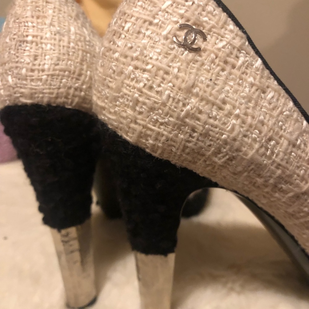 Chanel Pumps. - Picture 6 of 11